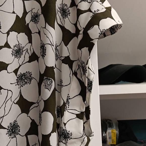 Top - Picture 4 of 7